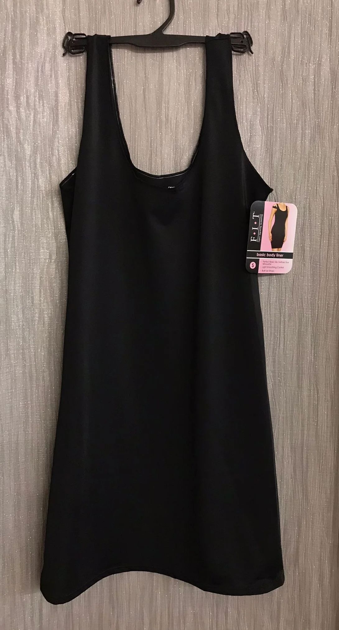 384522-BLK