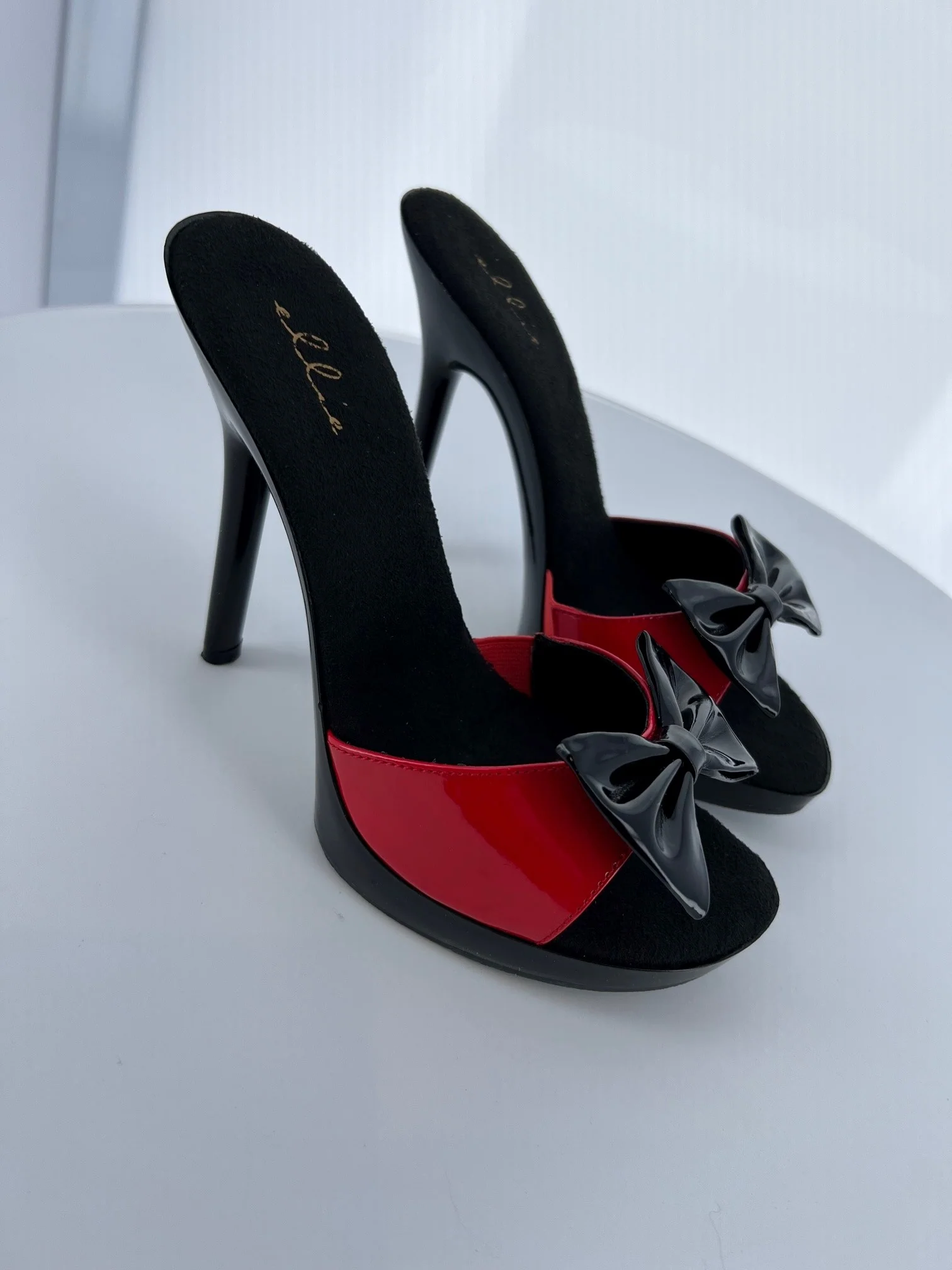 502-KONA Ellie Red/Blk High Heel Alternative Footwear Discontinued Sale Stock