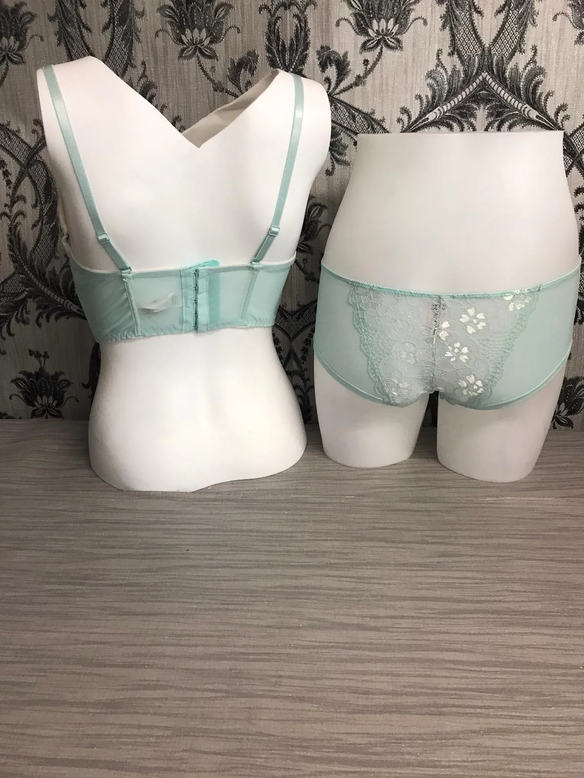 B24727- - Image 2