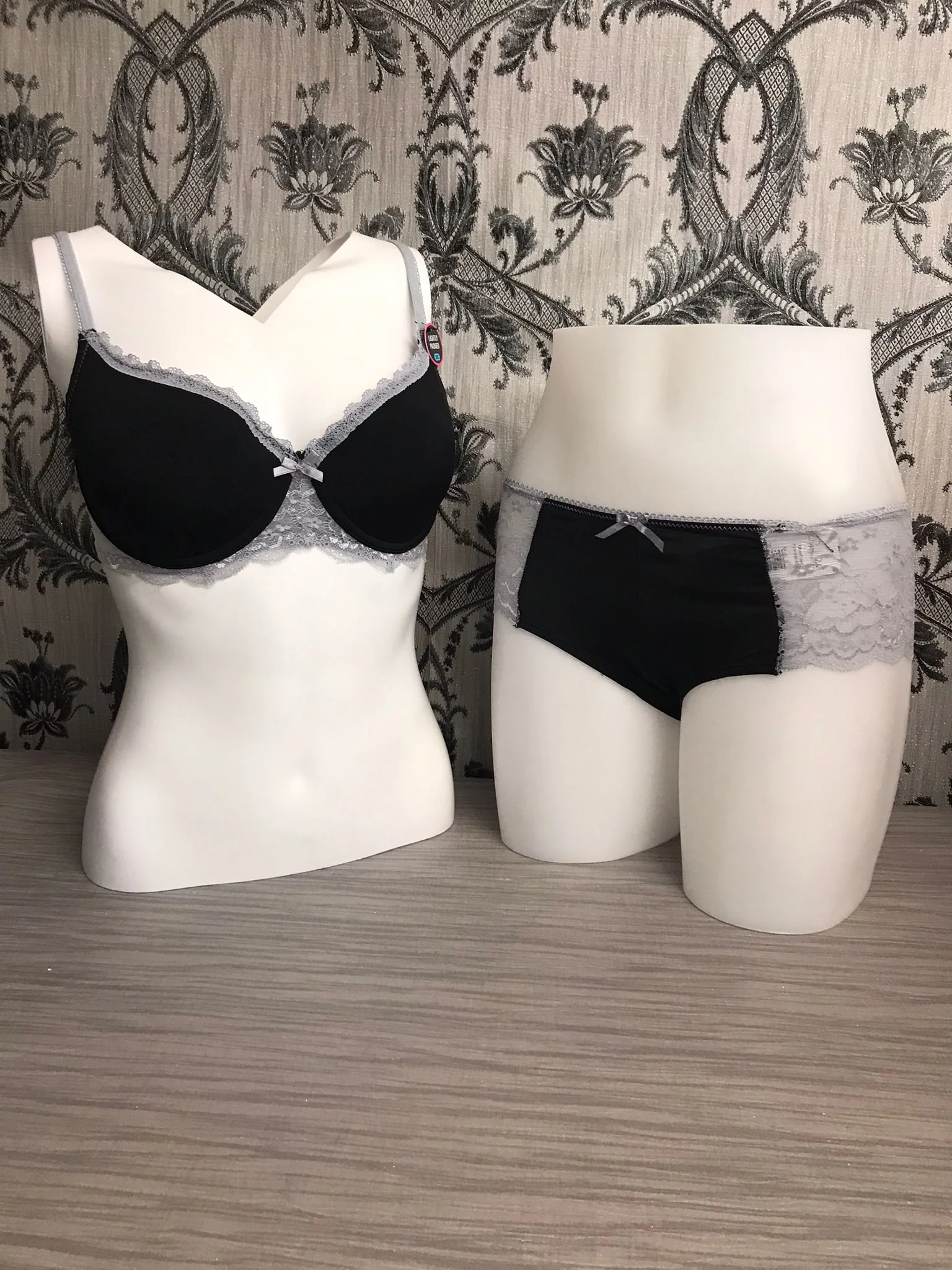 B24863-BLK Modern Contrasts Bra - Image 3