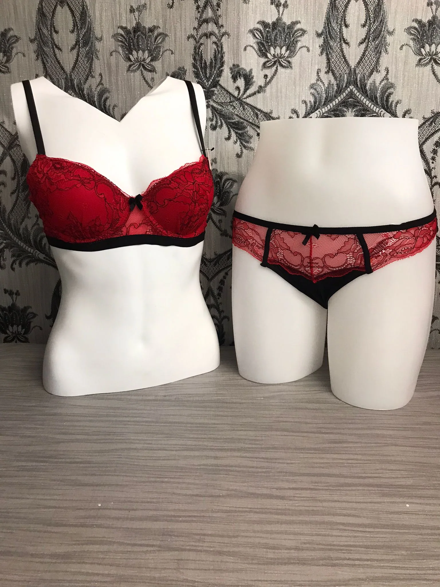 B24961-RED