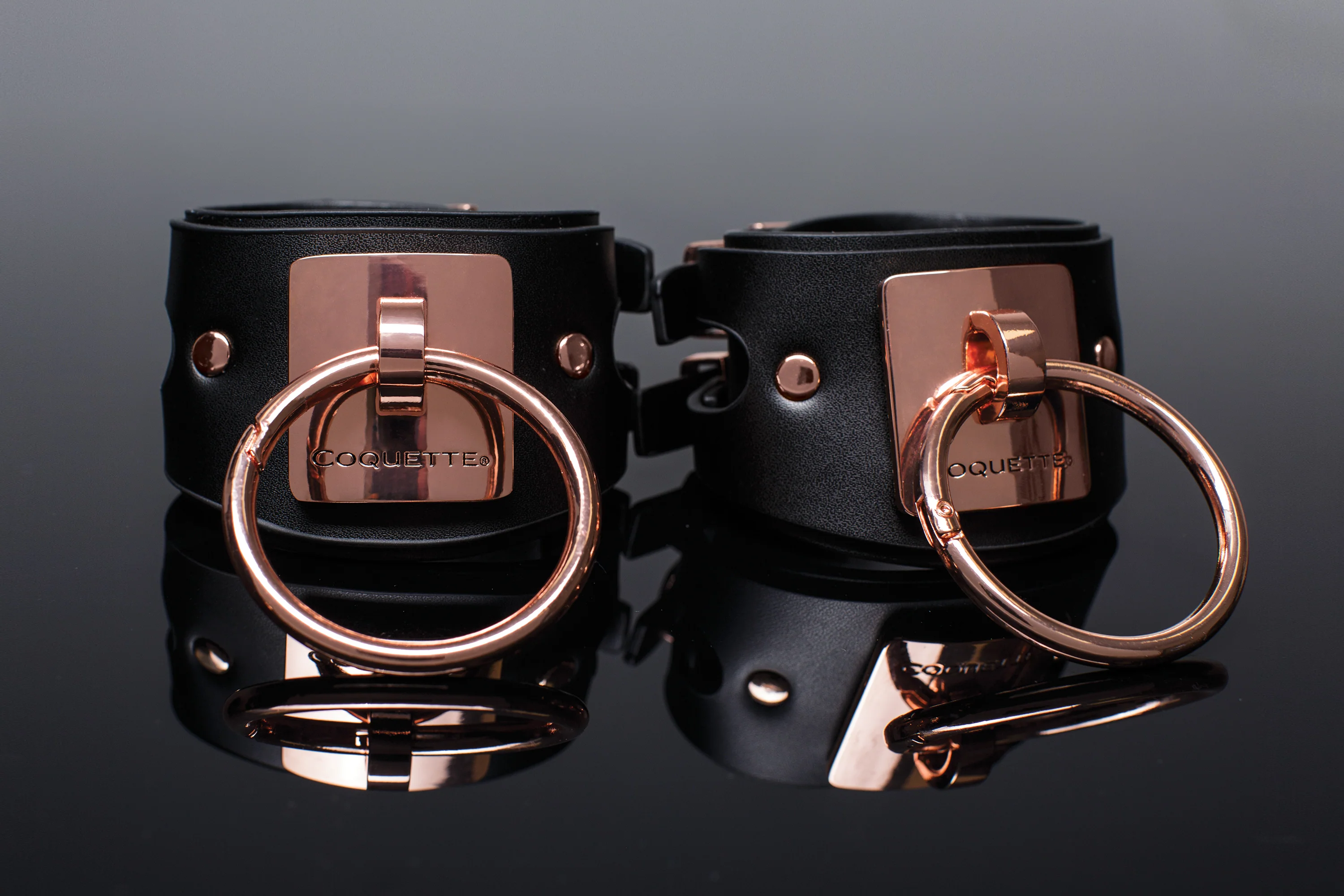 CQ22526-BLK Cuffs Black - Image 2